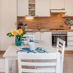 Appartamento Ambra Marina, La Casa Tra I Pini A Rapallo!