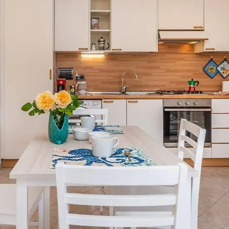 Apartment Ambra Marina, La Casa Tra I Pini A Rapallo!